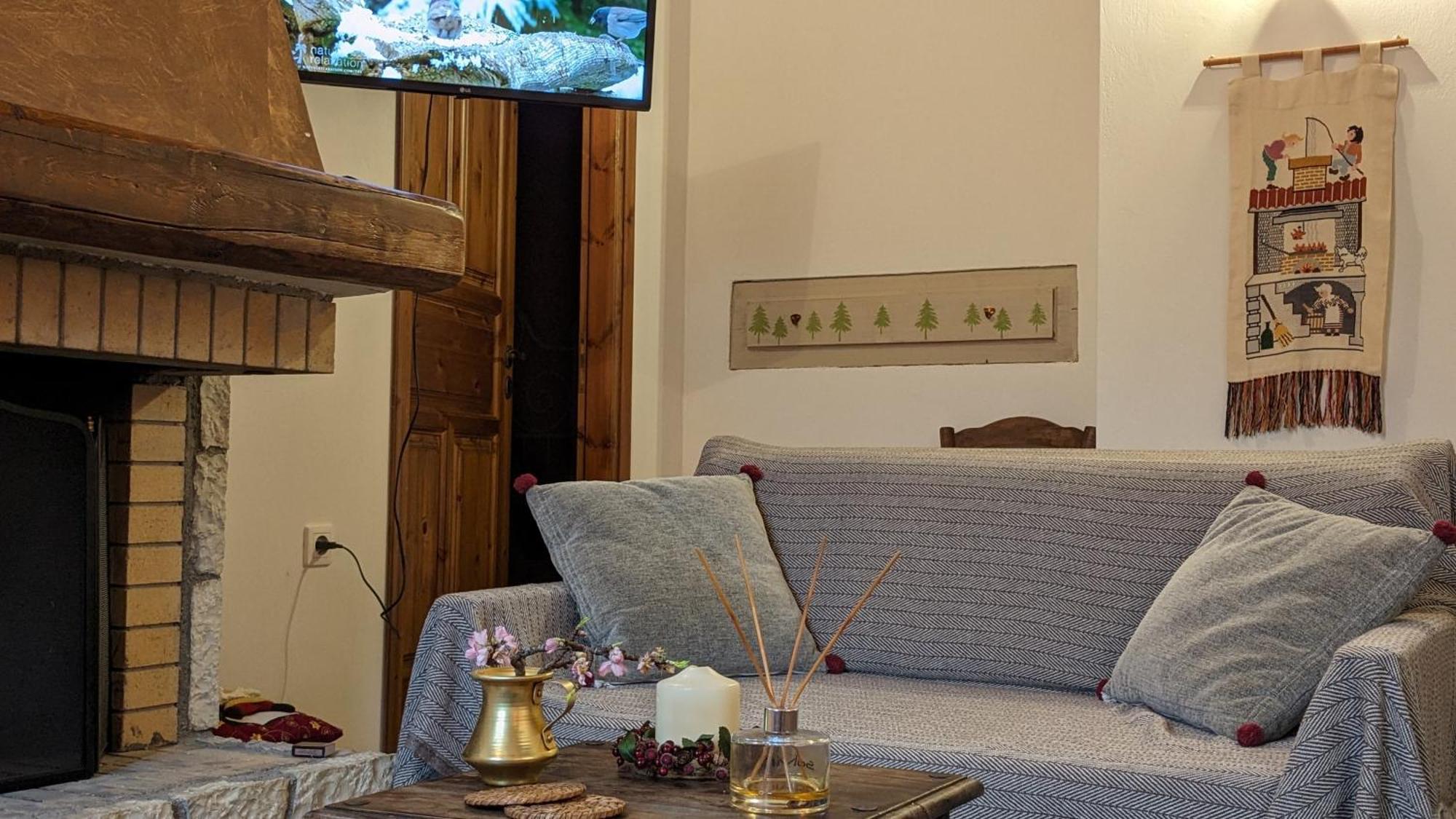 Diminio 2 Apartment At Livadi アラコバ エクステリア 写真
